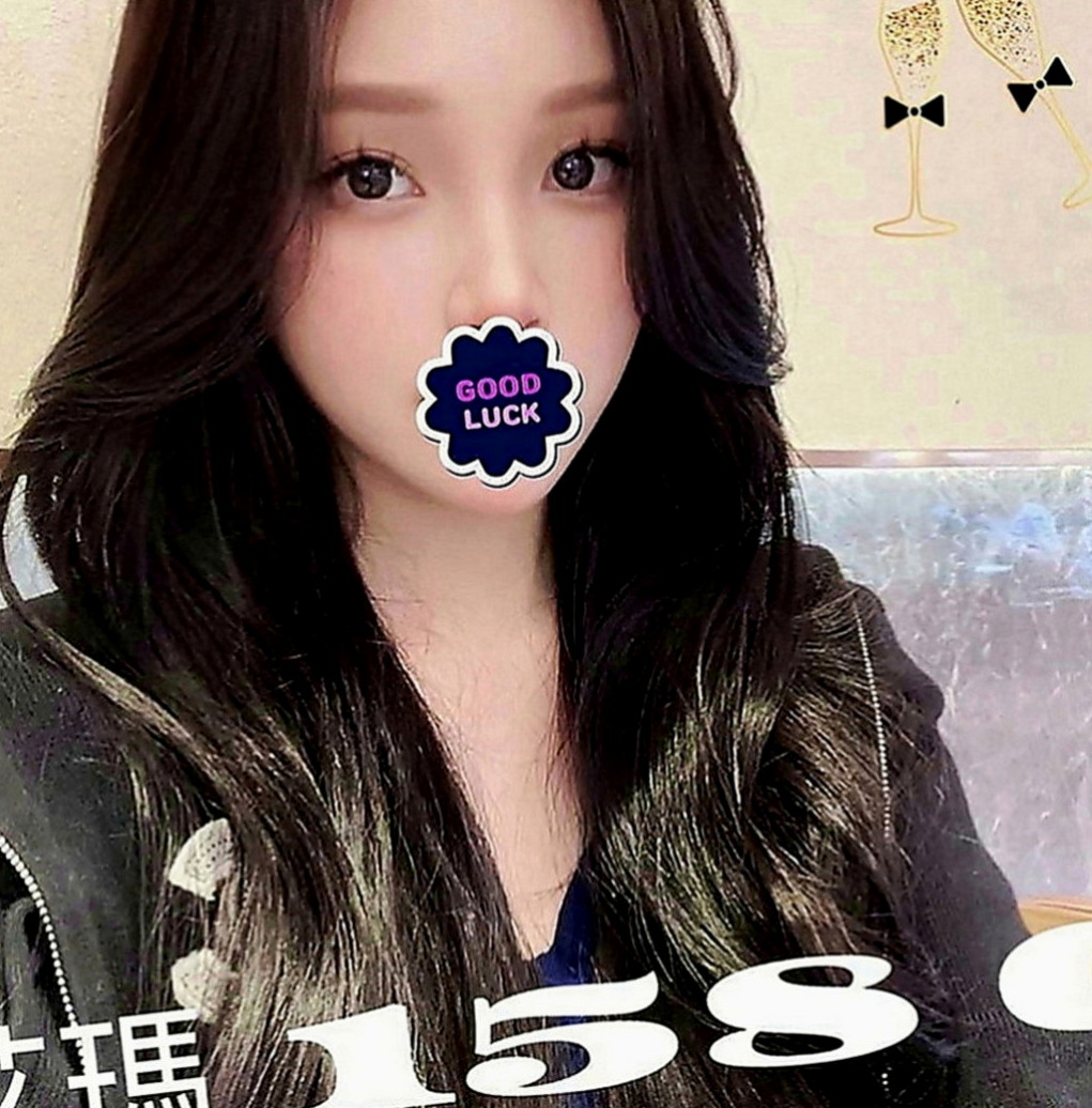 龜山外送茶：蝶舞 |漂亮的人妻|163cm|47kg|C罩杯|18歲|一彎腰倒奶對面男生根本hold不住  樣貌：五官精緻 電眼 笑容大方艷麗