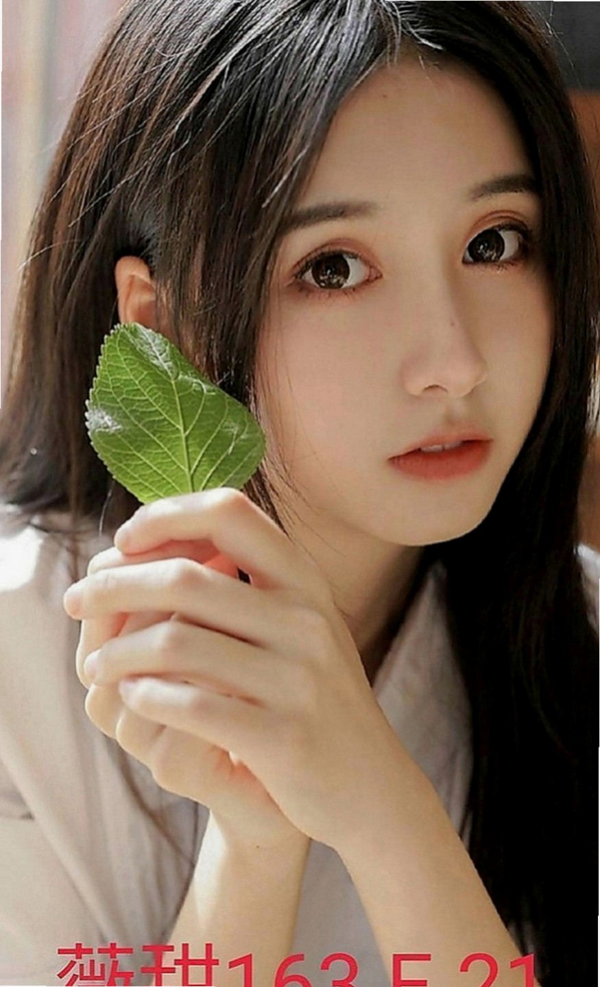 善化外叫小姐：惠熙 |情趣店店長|168cm|50kg|C罩杯|21歲|朋友就推薦過來了 短期兼職幾天   小蜜腿夾緊你的身體在你身上來回抖動