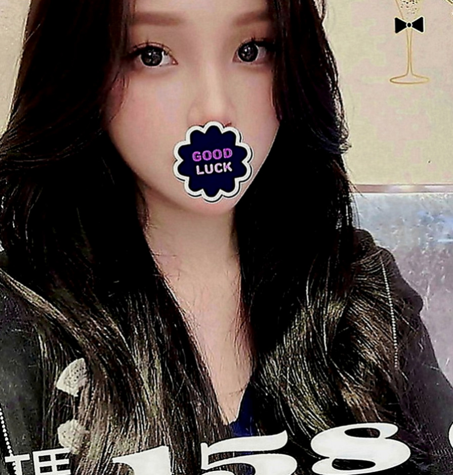 龜山外送茶：蝶舞 |漂亮的人妻|163cm|47kg|C罩杯|18歲|一彎腰倒奶對面男生根本hold不住  樣貌：五官精緻 電眼 笑容大方艷麗